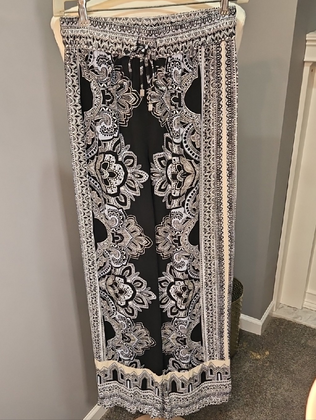 Cynthia Rowley Navy And White Paisley Print Palazzo Pant